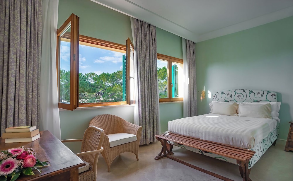 Tombolo Talasso & Beach Resort — Hotel rooms in Castagneto Carducci, Tuscany