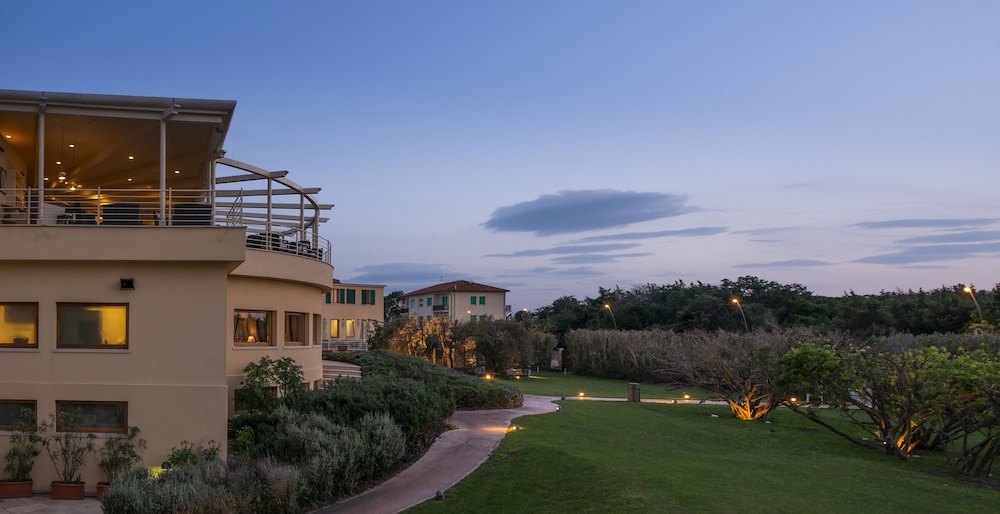 Tombolo Talasso & Beach Resort — Hotel building in Castagneto Carducci, Tuscany