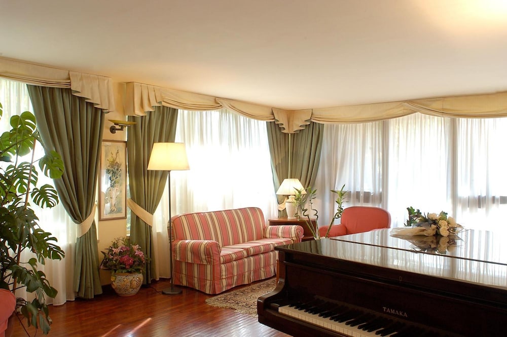 Hotel Torretta — Hotel rooms in Montecatini Terme, Tuscany