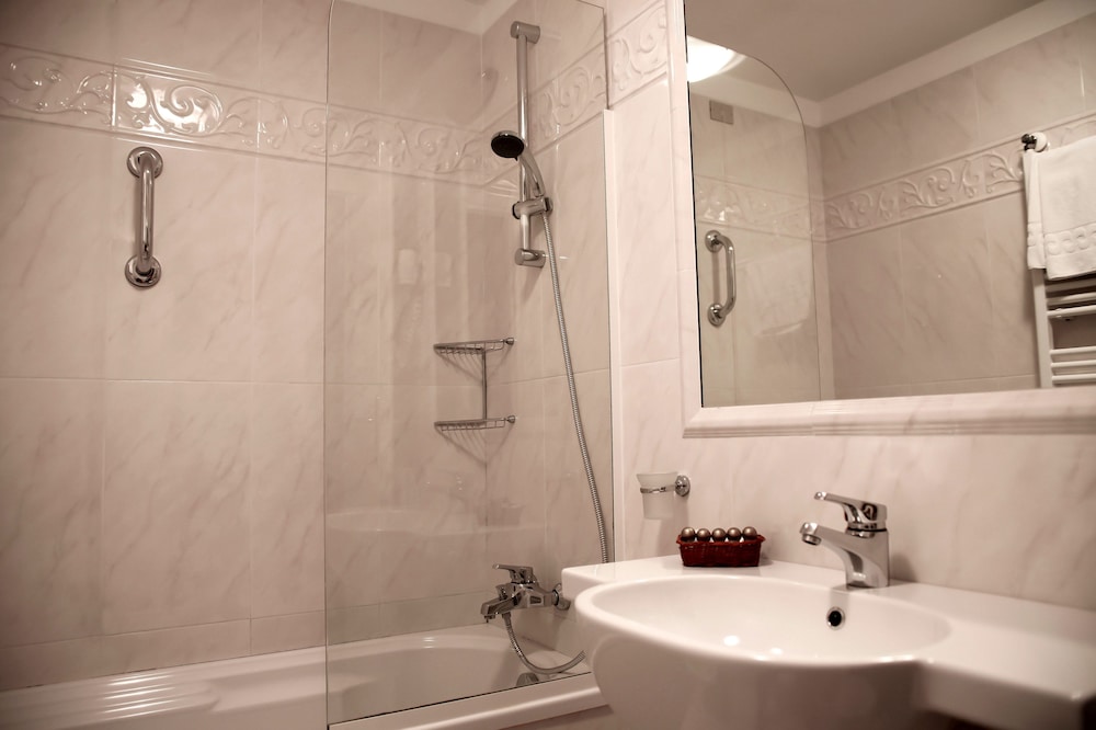 Hotel Torretta — Hotel rooms in Montecatini Terme, Tuscany
