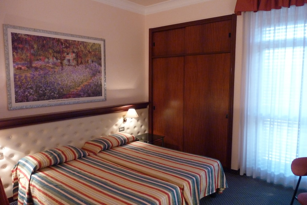 Hotel Torretta — Hotel rooms in Montecatini Terme, Tuscany