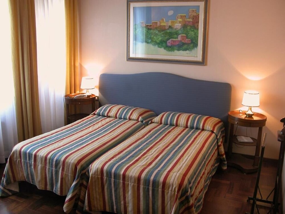 Hotel Torretta — Hotel rooms in Montecatini Terme, Tuscany