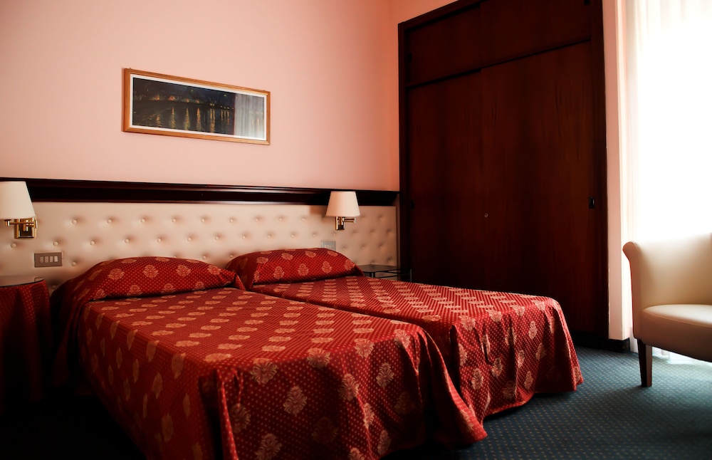 Hotel Torretta — Hotel rooms in Montecatini Terme, Tuscany