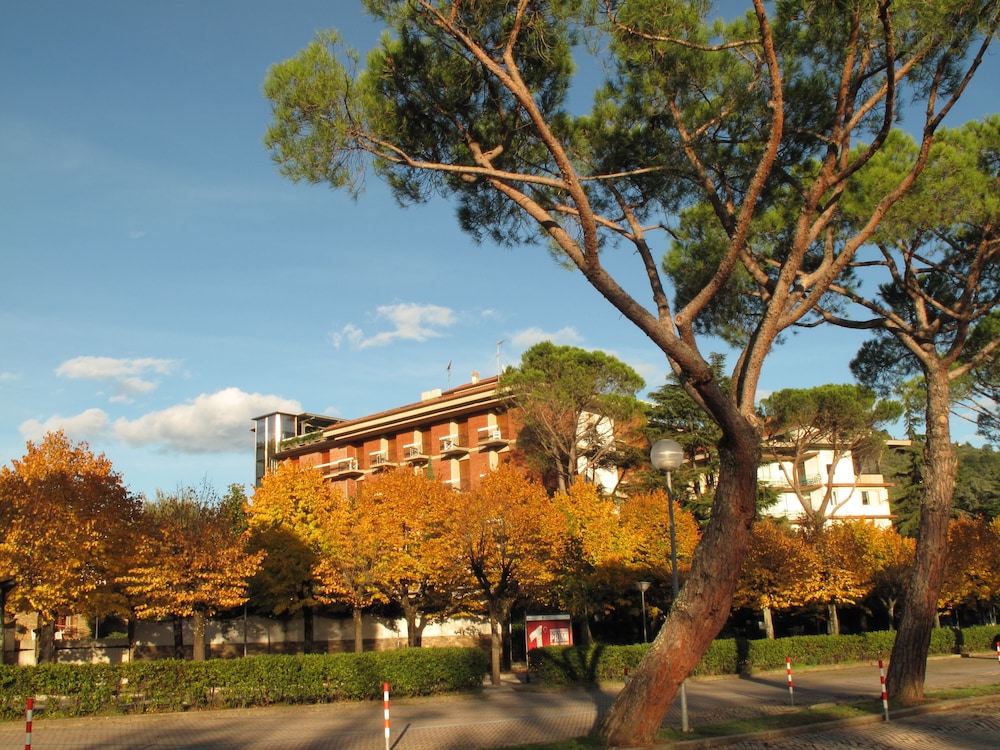 Hotel Torretta — Hotel building in Montecatini Terme, Tuscany