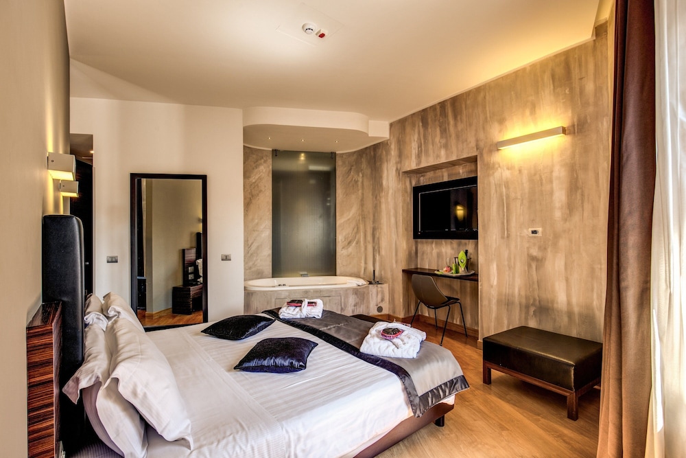 Trevi Collection Hotel - Trevi Hotels Group — Hotel rooms in Rome, Lazio