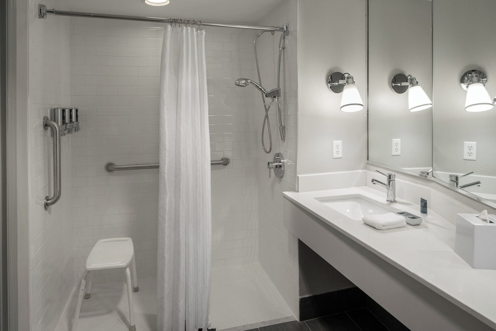 Four Points by Sheraton Orlando International Drive — Hotel rooms in Orlando, Florida
