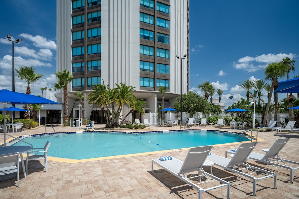 Four Points by Sheraton Orlando International Drive — Swimming pool in Orlando, Florida