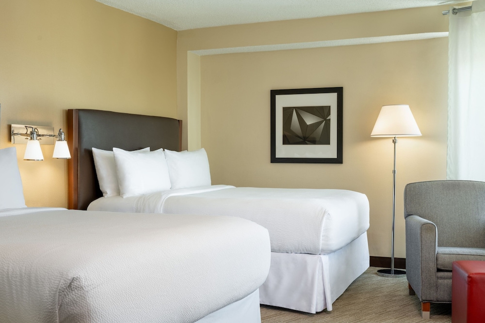 Four Points by Sheraton Orlando International Drive — Hotel rooms in Orlando, Florida