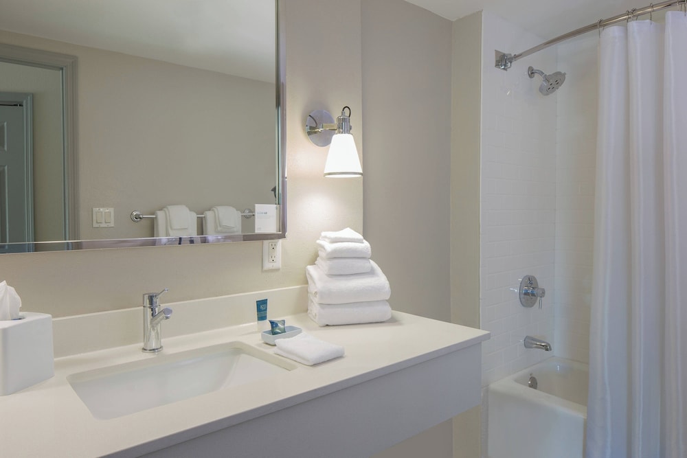 Four Points by Sheraton Orlando International Drive — Hotel rooms in Orlando, Florida