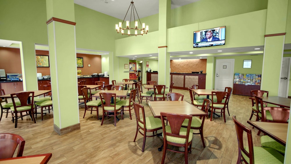 Galleria Palms Hotel — Restaurant & bars in Kissimmee, Florida