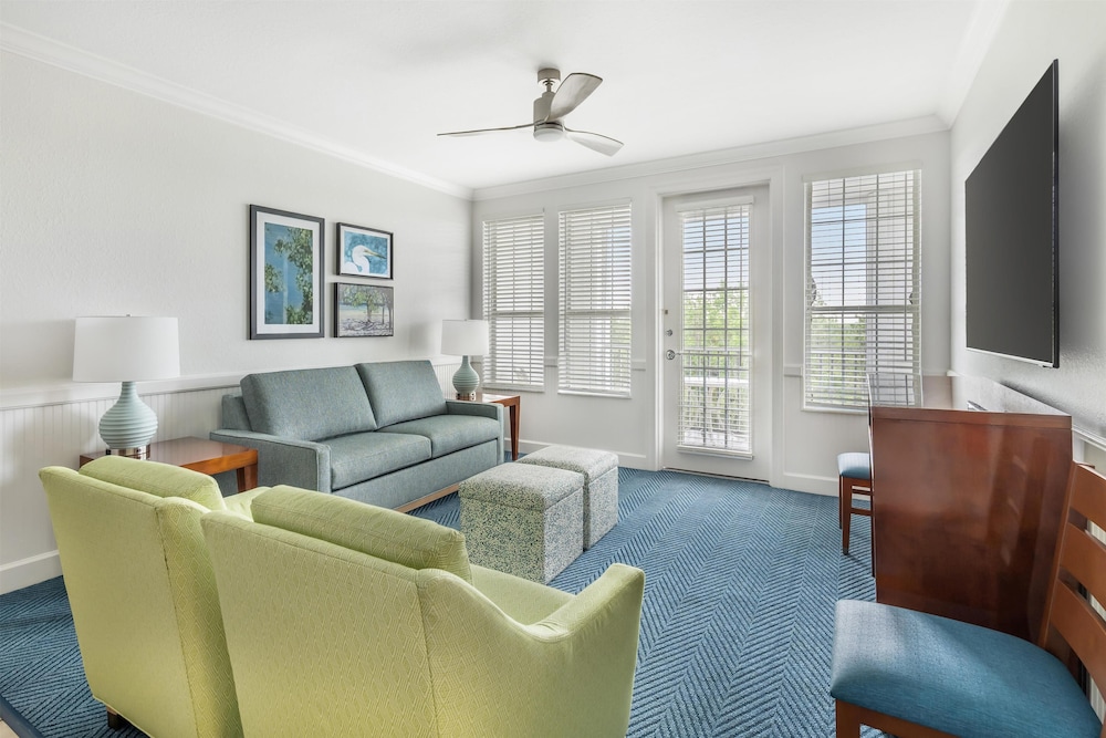 Hilton Vacation Club Grand Beach Orlando — Hotel rooms in Orlando, Florida