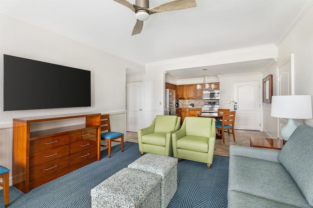 Hilton Vacation Club Grand Beach Orlando — Hotel rooms in Orlando, Florida
