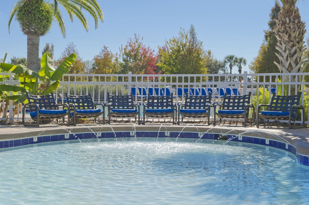 Hilton Vacation Club Grand Beach Orlando — Swimming pool in Orlando, Florida