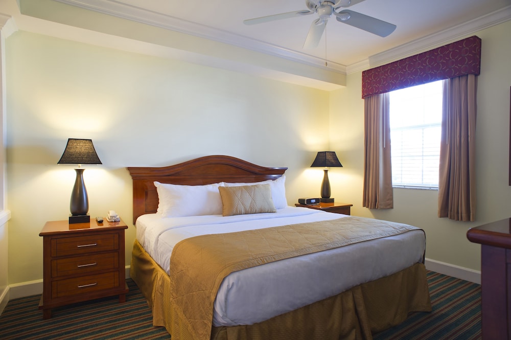 Hilton Vacation Club Grand Beach Orlando — Hotel rooms in Orlando, Florida