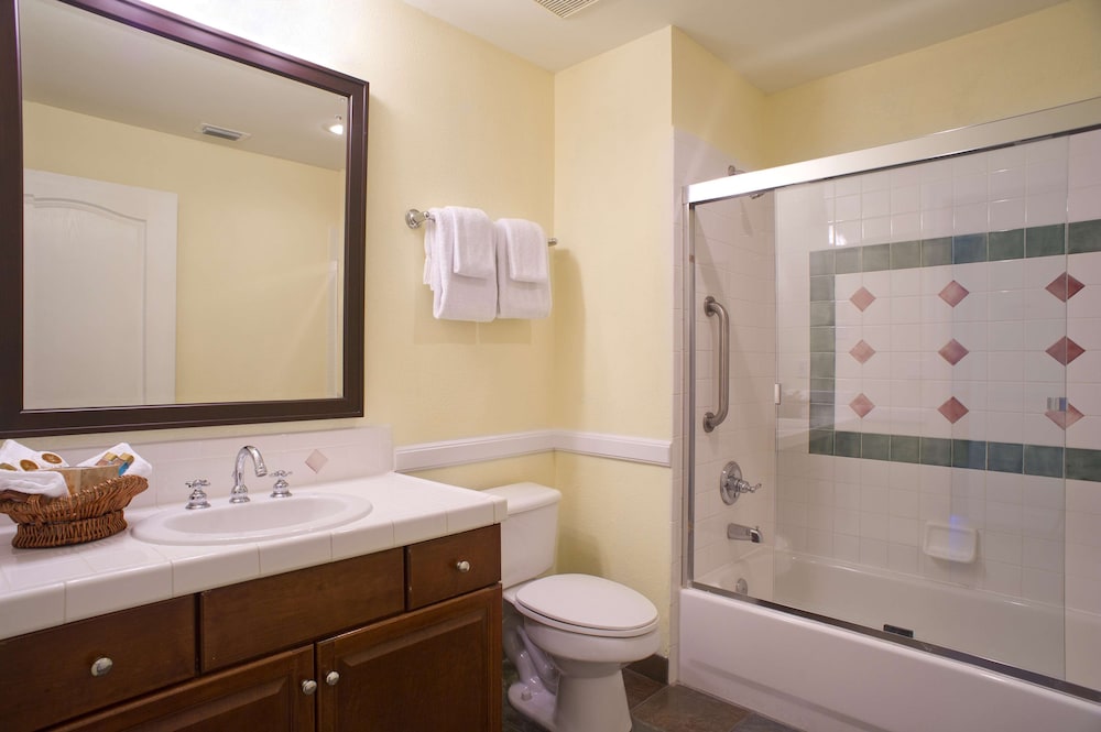 Hilton Vacation Club Grand Beach Orlando — Hotel rooms in Orlando, Florida