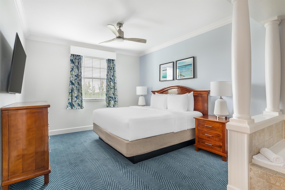 Hilton Vacation Club Grand Beach Orlando — Hotel rooms in Orlando, Florida