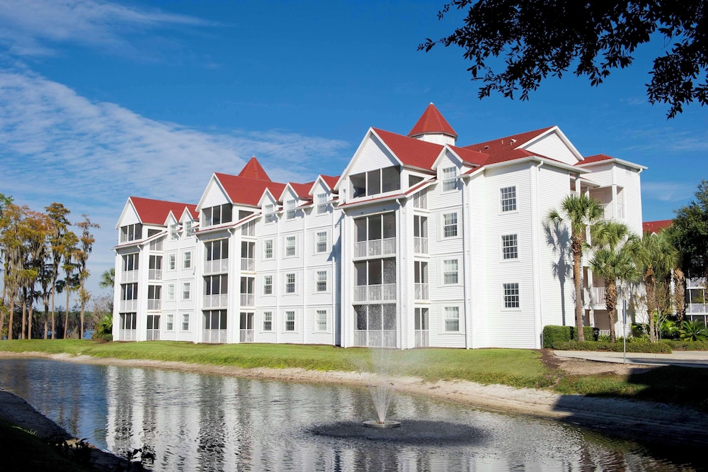 Hilton Vacation Club Grand Beach Orlando — Hotel building in Orlando, Florida