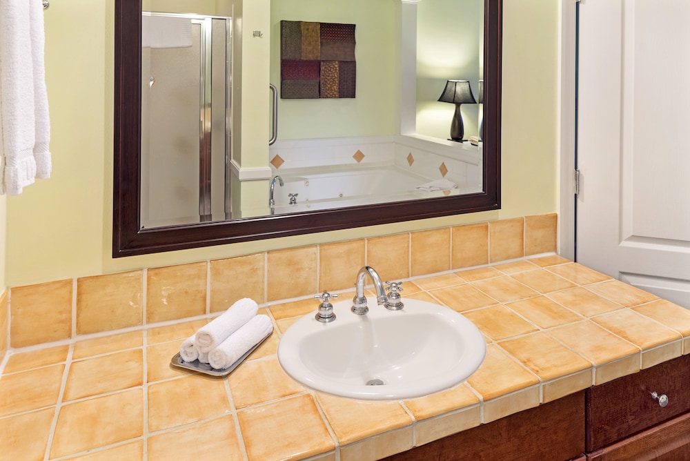 Hilton Vacation Club Grand Beach Orlando — Hotel rooms in Orlando, Florida