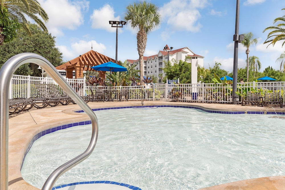 Hilton Vacation Club Grand Beach Orlando — Swimming pool in Orlando, Florida