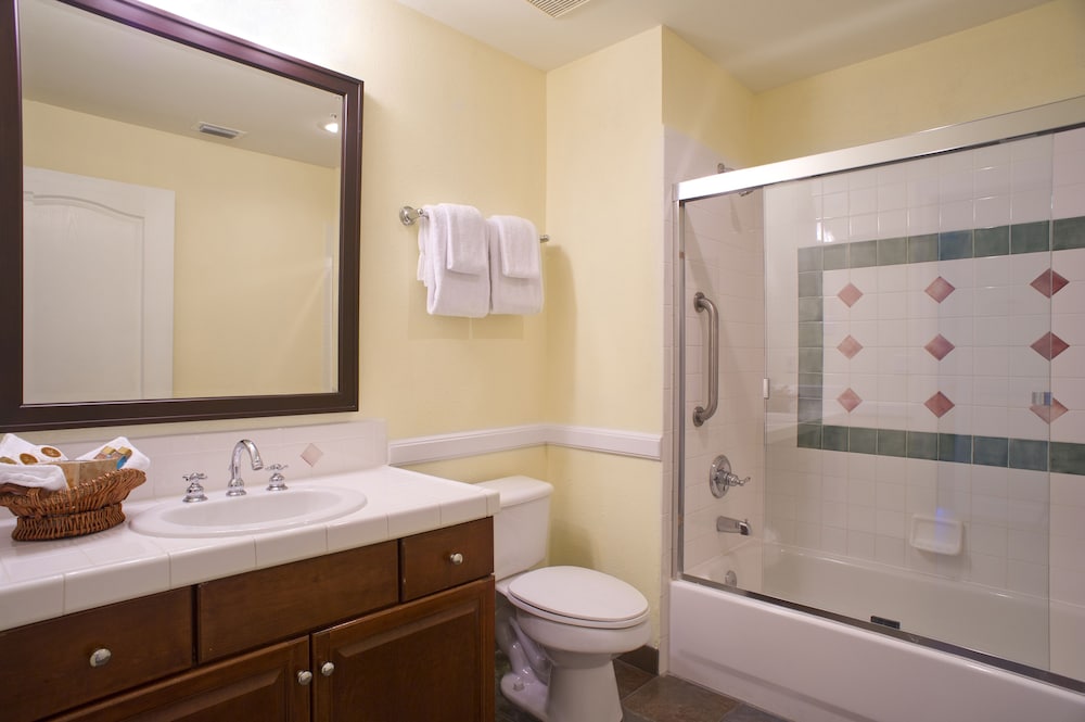 Hilton Vacation Club Grand Beach Orlando — Hotel rooms in Orlando, Florida
