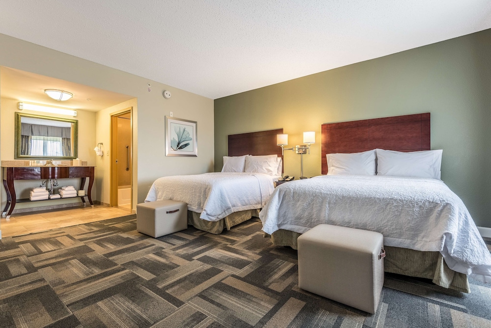 Hampton Inn & Suites Orlando-South Lake Buena Vista — Hotel rooms in Kissimmee, Florida