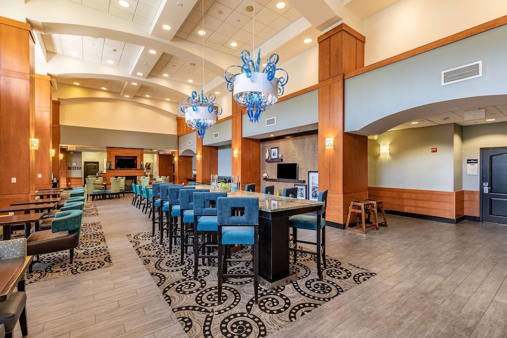 Hampton Inn & Suites Orlando-South Lake Buena Vista — Restaurant & bars in Kissimmee, Florida