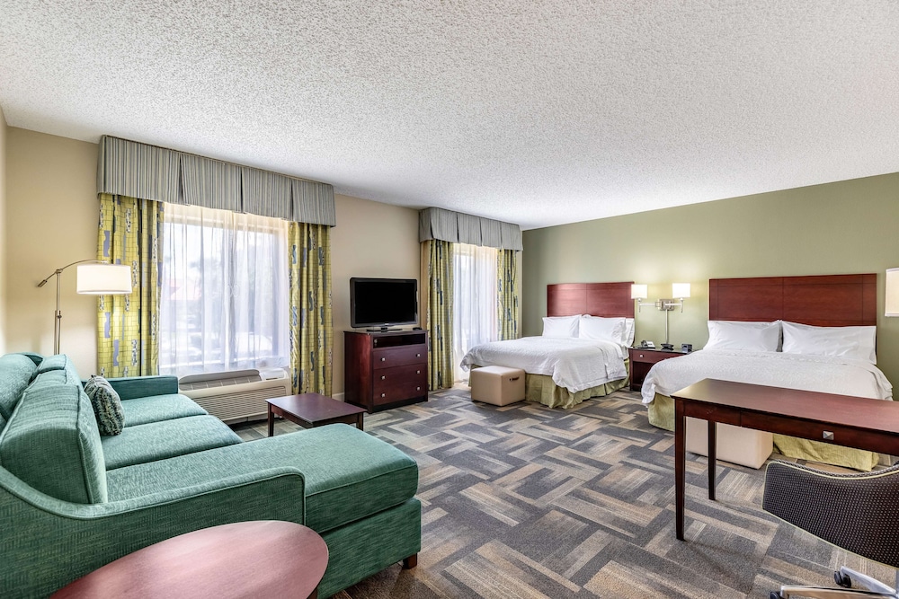 Hampton Inn & Suites Orlando-South Lake Buena Vista — Hotel rooms in Kissimmee, Florida