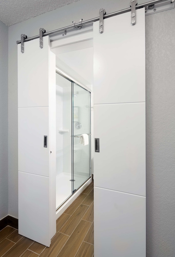 Hampton Inn Orlando Near Universal Blv/International Dr — Hotel rooms in Orlando, Florida