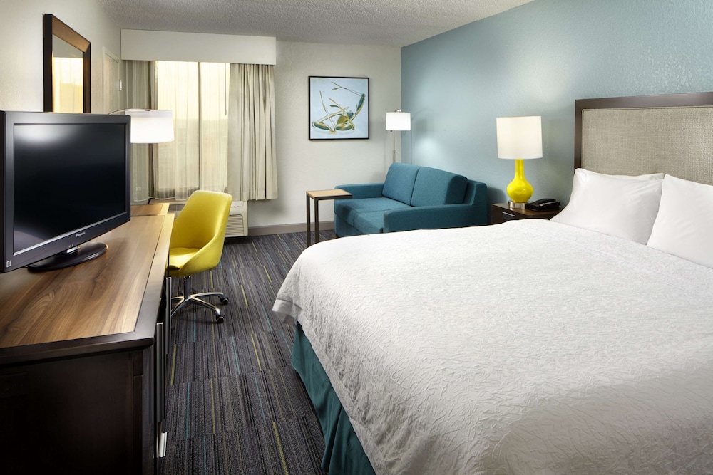 Hampton Inn Orlando Near Universal Blv/International Dr — Hotel rooms in Orlando, Florida
