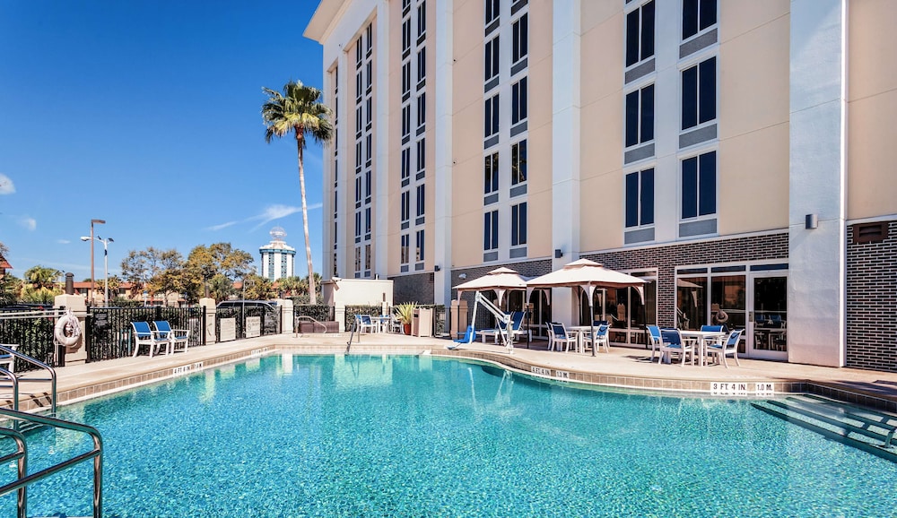 Hampton Inn Orlando Near Universal Blv/International Dr — Hotel building in Orlando, Florida