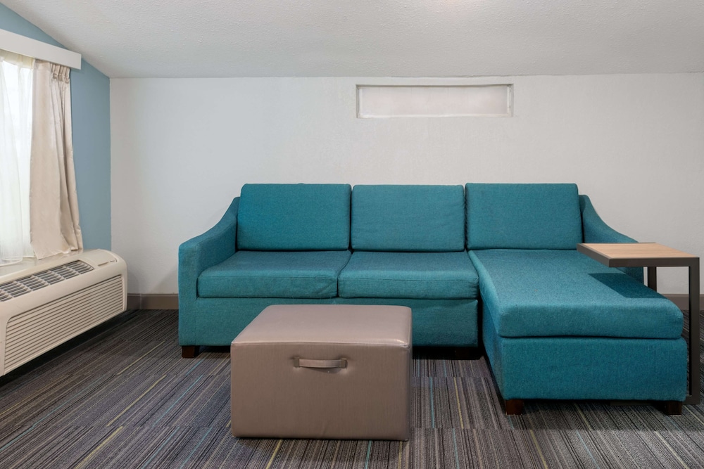 Hampton Inn Orlando Near Universal Blv/International Dr — Hotel rooms in Orlando, Florida