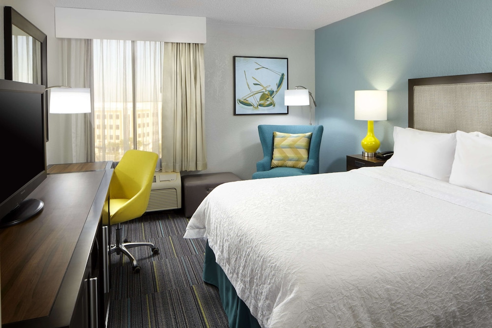 Hampton Inn Orlando Near Universal Blv/International Dr — Hotel rooms in Orlando, Florida
