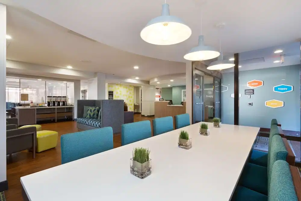 Hampton Inn Orlando Near Universal Blv/International Dr — Restaurant & bars in Orlando, Florida