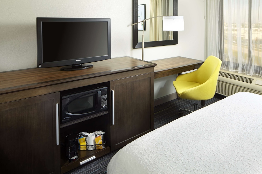 Hampton Inn Orlando Near Universal Blv/International Dr — Hotel rooms in Orlando, Florida