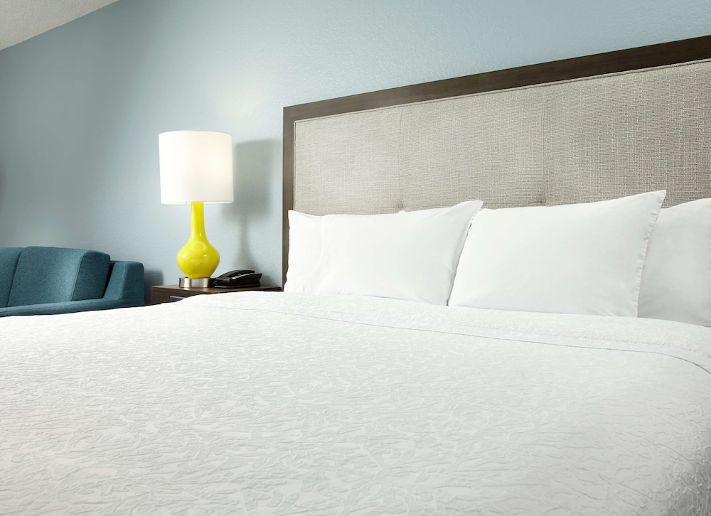Hampton Inn Orlando Near Universal Blv/International Dr — Hotel rooms in Orlando, Florida