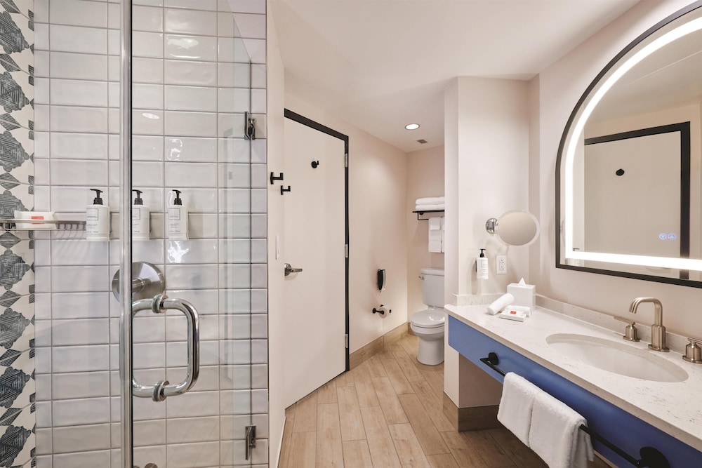 Universal's Hard Rock Hotel — Hotel rooms in Orlando, Florida