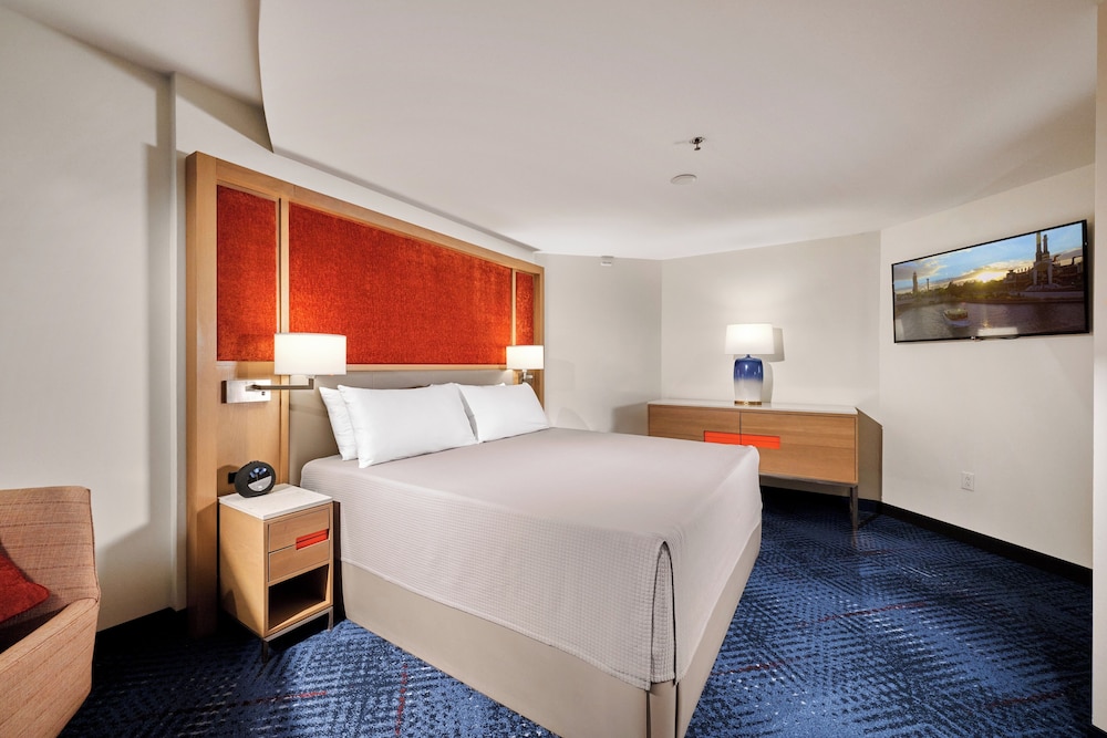 Universal's Hard Rock Hotel — Hotel rooms in Orlando, Florida