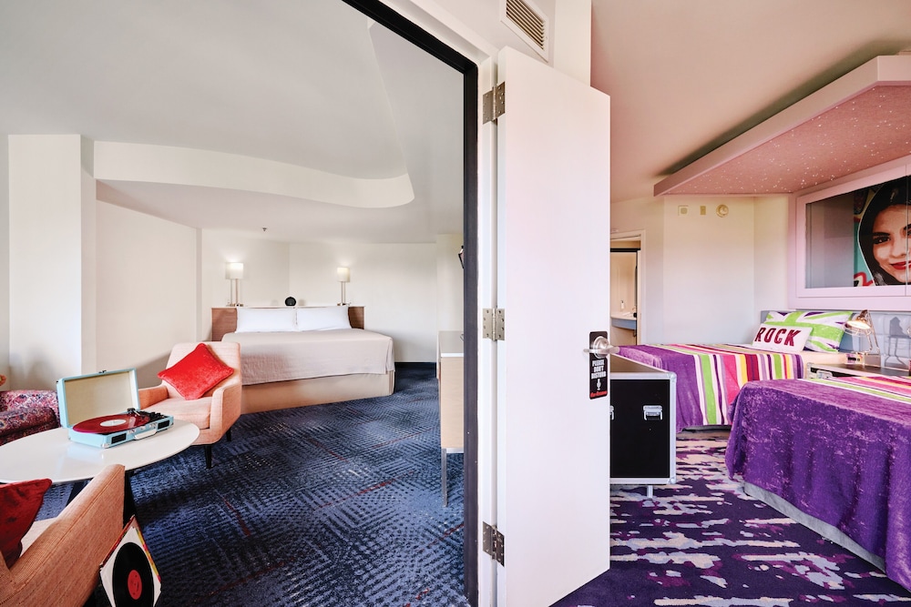 Universal's Hard Rock Hotel — Hotel rooms in Orlando, Florida
