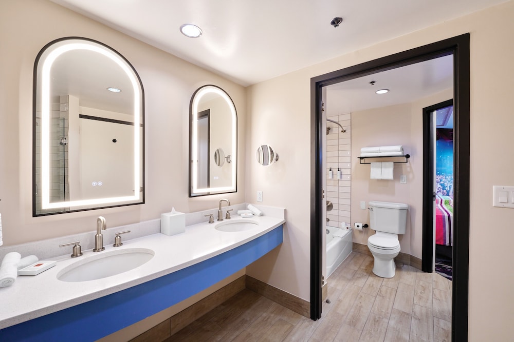 Universal's Hard Rock Hotel — Hotel rooms in Orlando, Florida