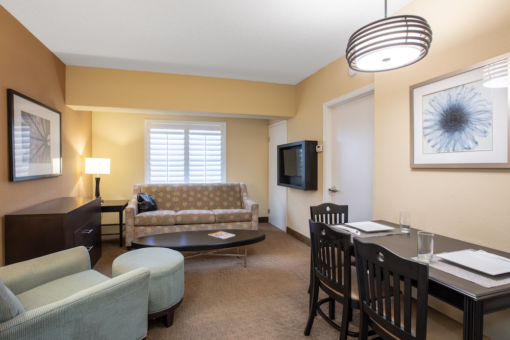 staySky Suites - I Drive Orlando — Hotel rooms in Orlando, Florida