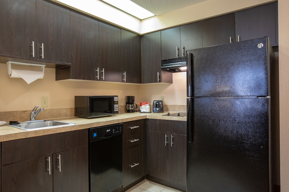 staySky Suites - I Drive Orlando — Hotel rooms in Orlando, Florida