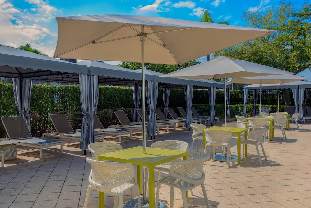 Hilton Garden Inn Orlando International Drive North — Restaurant & bars in Orlando, Florida