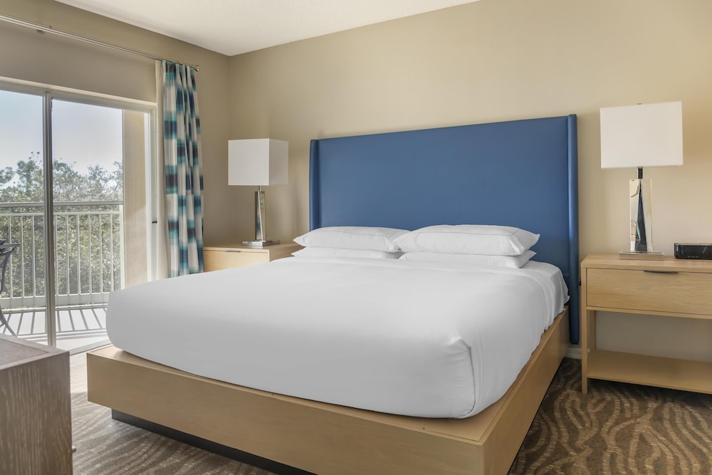 Hilton Grand Vacations Club SeaWorld® Orlando — Hotel rooms in Orlando, Florida