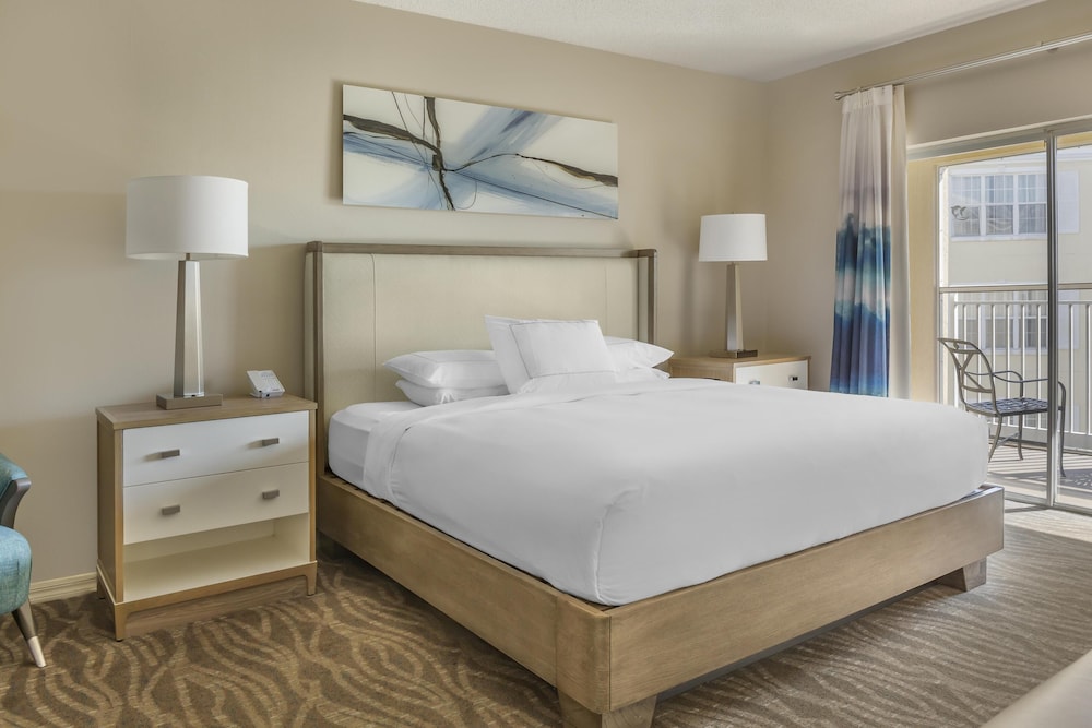 Hilton Grand Vacations Club SeaWorld® Orlando — Hotel rooms in Orlando, Florida