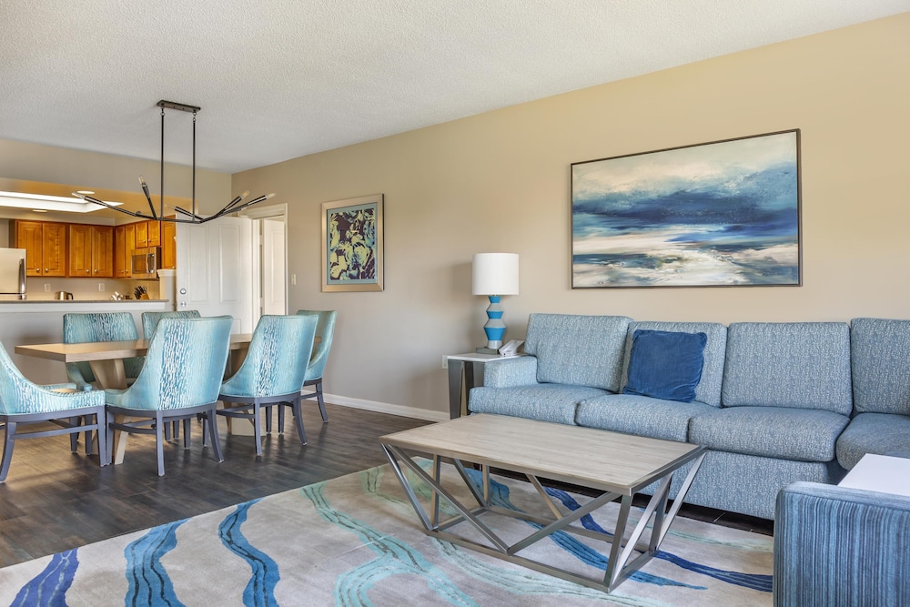 Hilton Grand Vacations Club SeaWorld® Orlando — Hotel rooms in Orlando, Florida