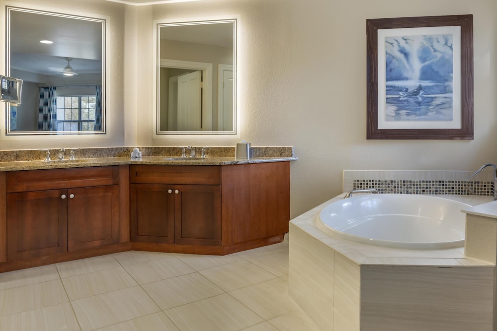 Hilton Grand Vacations Club SeaWorld® Orlando — Hotel rooms in Orlando, Florida