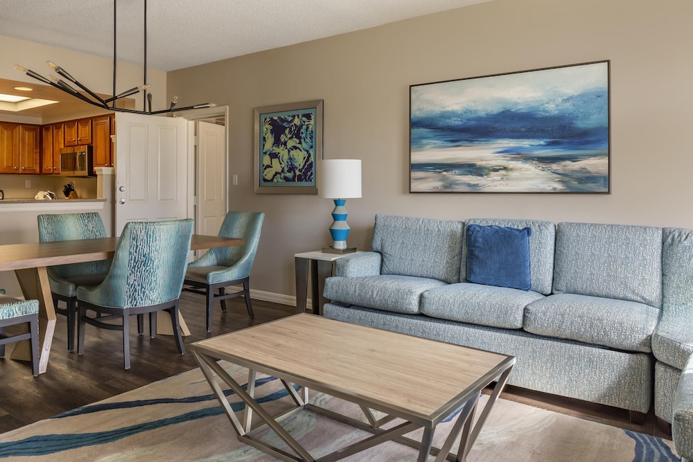 Hilton Grand Vacations Club SeaWorld® Orlando — Hotel rooms in Orlando, Florida