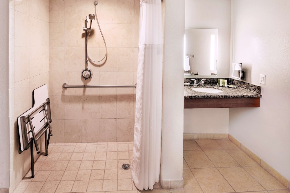 Hilton Grand Vacations Club Tuscany Village Orlando — Hotel rooms in Orlando, Florida