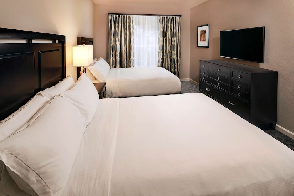 Hilton Grand Vacations Club Tuscany Village Orlando — Hotel rooms in Orlando, Florida