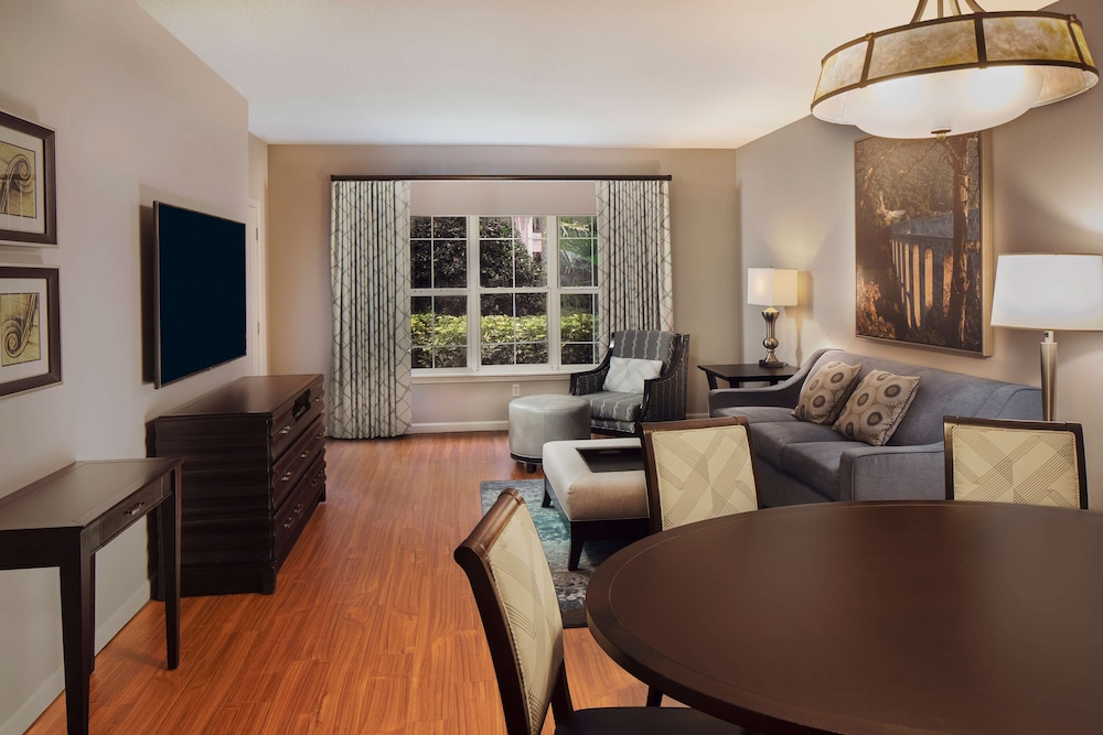 Hilton Grand Vacations Club Tuscany Village Orlando — Hotel rooms in Orlando, Florida